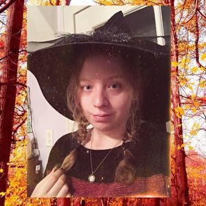 Meet your Posher, Olivia